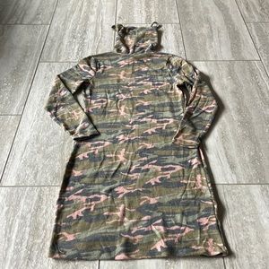 Camouflage print mini dress Large long sleeves with attached face mask